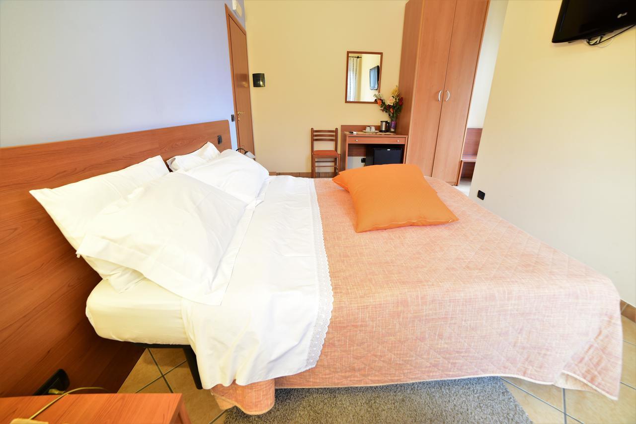 Dimora Dell'etna Bed & Breakfast 3*